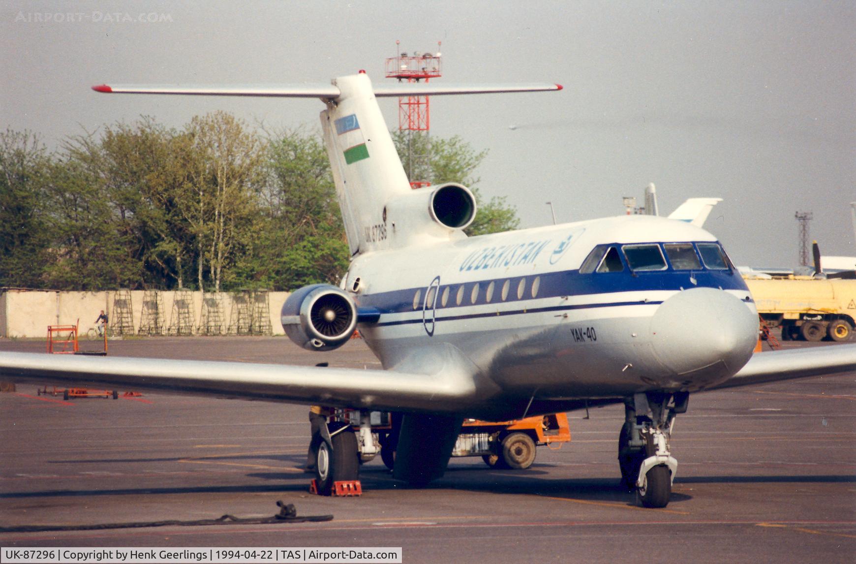 UK-87296, Yakovlev Yak-40 C/N 9321328, Uzbekistan Airlines