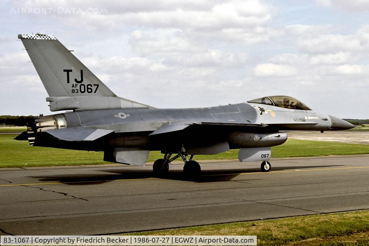 83-1067, 1983 General Dynamics F-16A Fighting Falcon C/N 61-620, taxying to the flightline