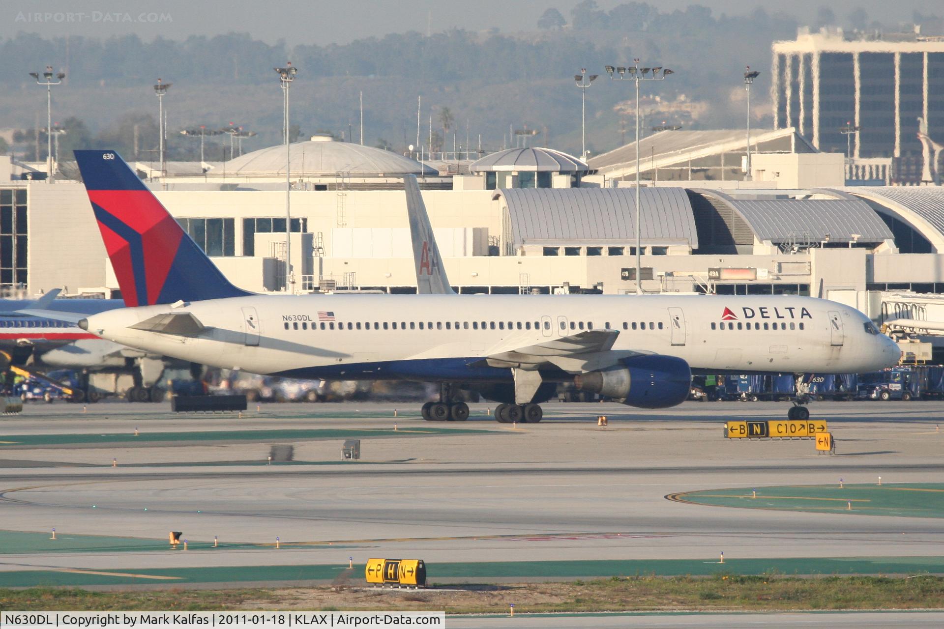 N630DL, 1987 Boeing 757-232 C/N 22920, Delta Airlines Boeing 757-232 on TWY B KLAX