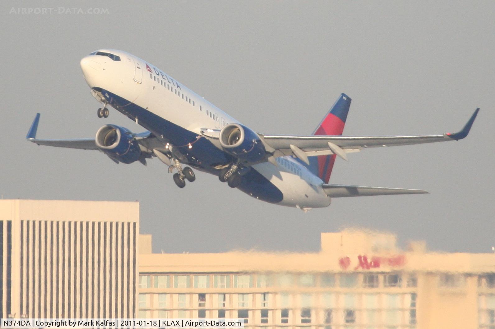 N374DA, 1998 Boeing 737-832 C/N 29622, Delta Airlines Boeing 737-832, DAL2731 RWY 25R departure enroute to KSFO.