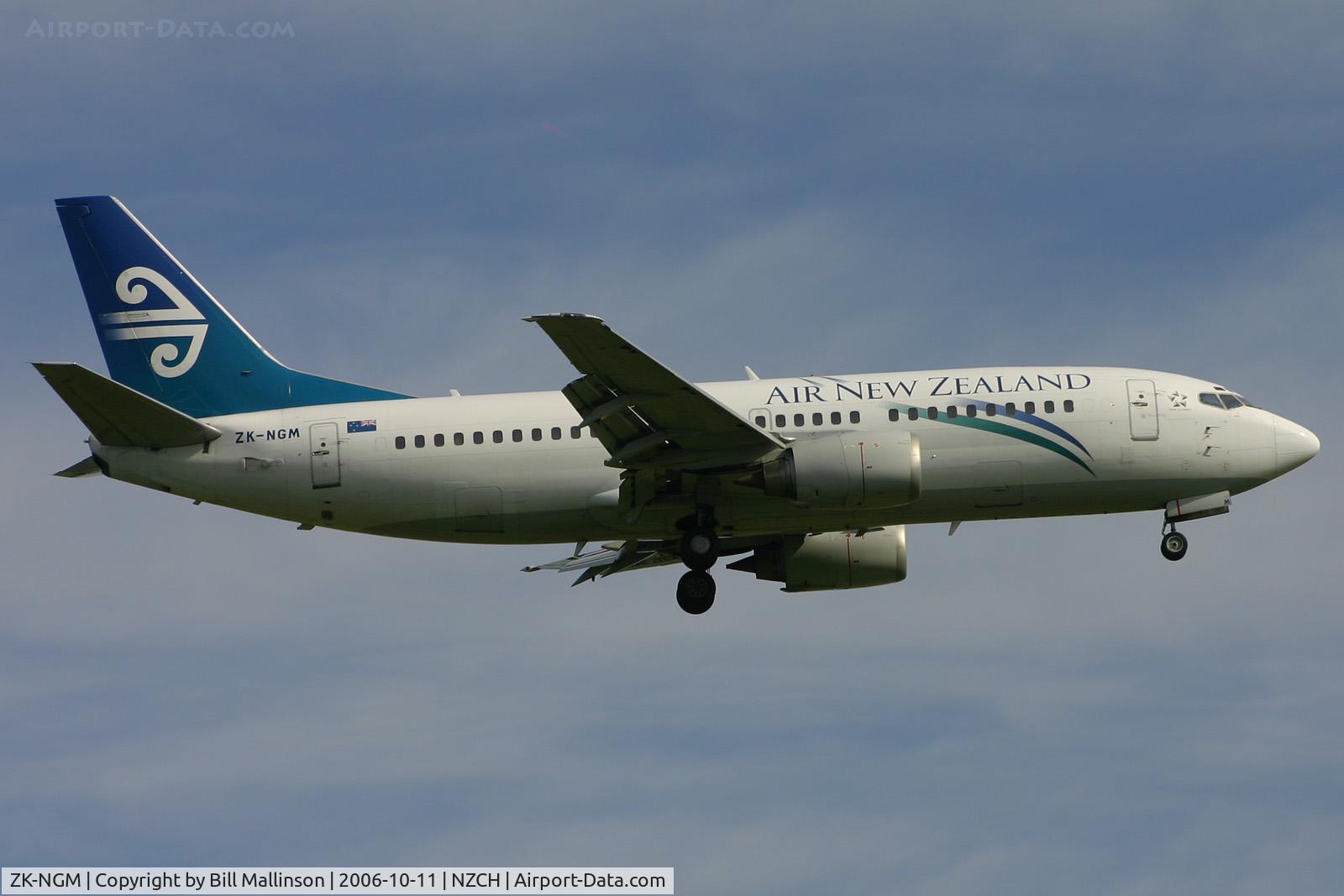 ZK-NGM, 1995 Boeing 737-3K2 C/N 28085, approach to 20