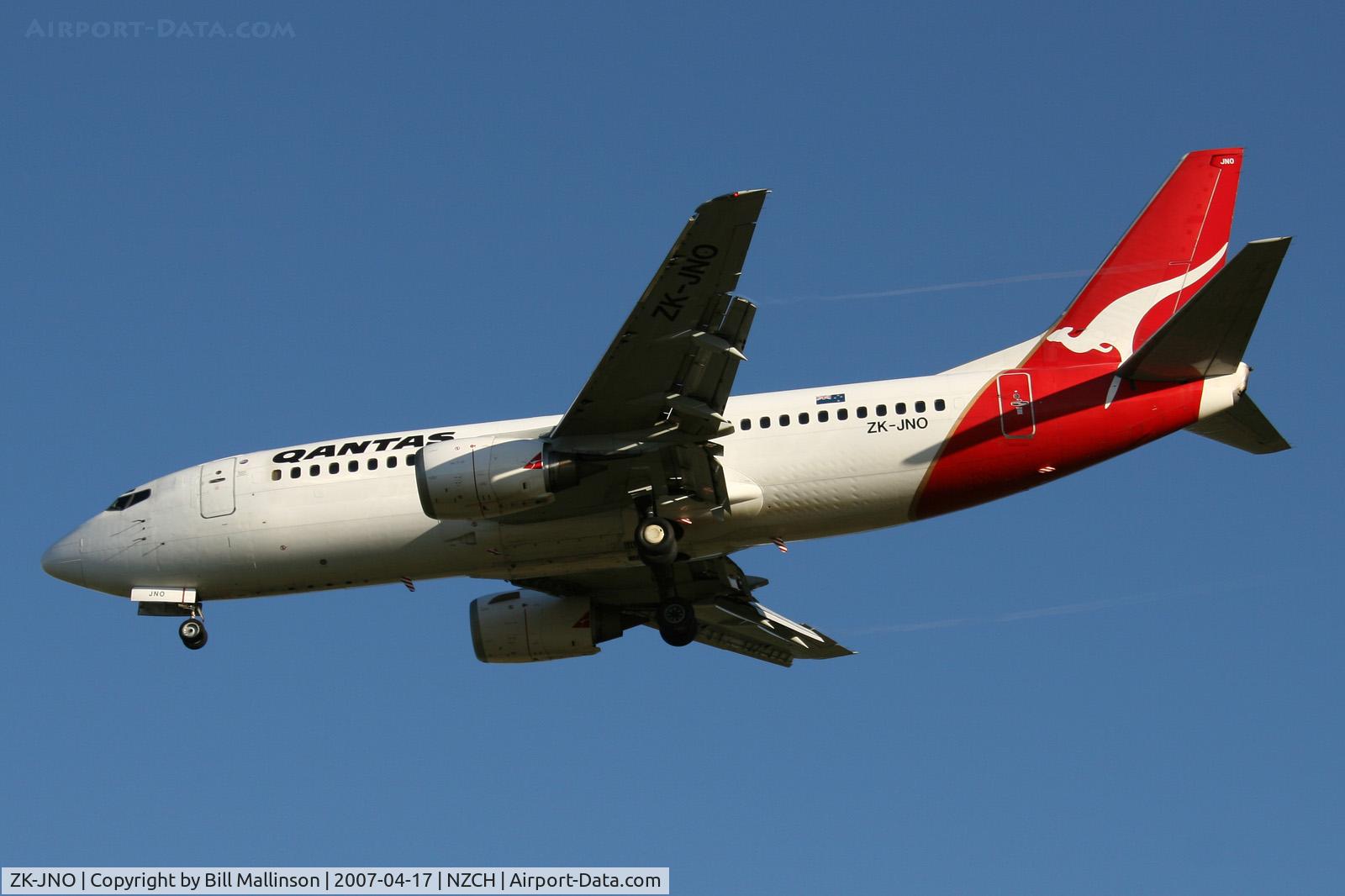 ZK-JNO, 1989 Boeing 737-376 C/N 24298, approach to 20
