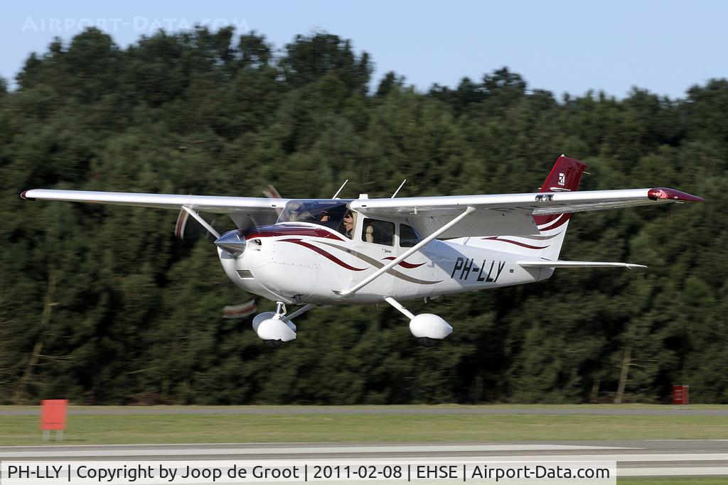 PH-LLY, Cessna T182T Turbo Skylane C/N T18208871, arrival at Hoeven-Seppe