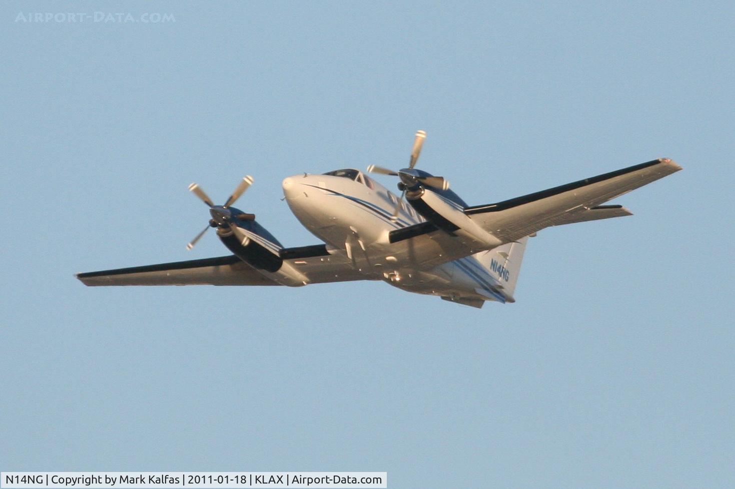 N14NG, 1987 Beech B200 King Air C/N BB-1276, Northrop Grumman Beech B200, on a modified 25L crosswind departure KLAX.