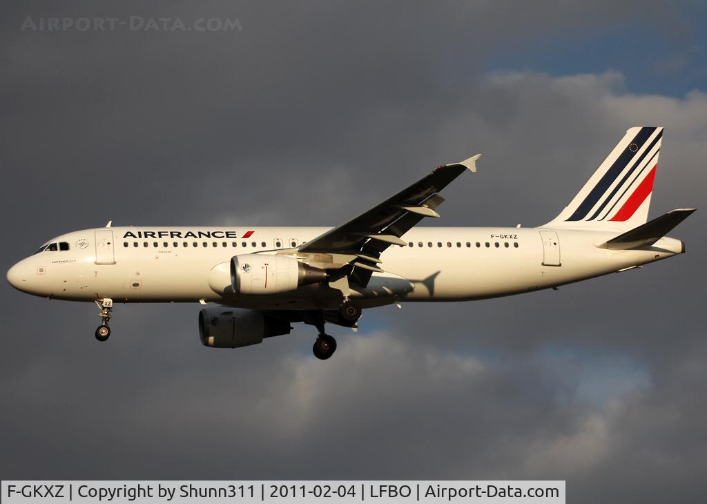 F-GKXZ, 2009 Airbus A320-214 C/N 4084, Landing rwy 32L