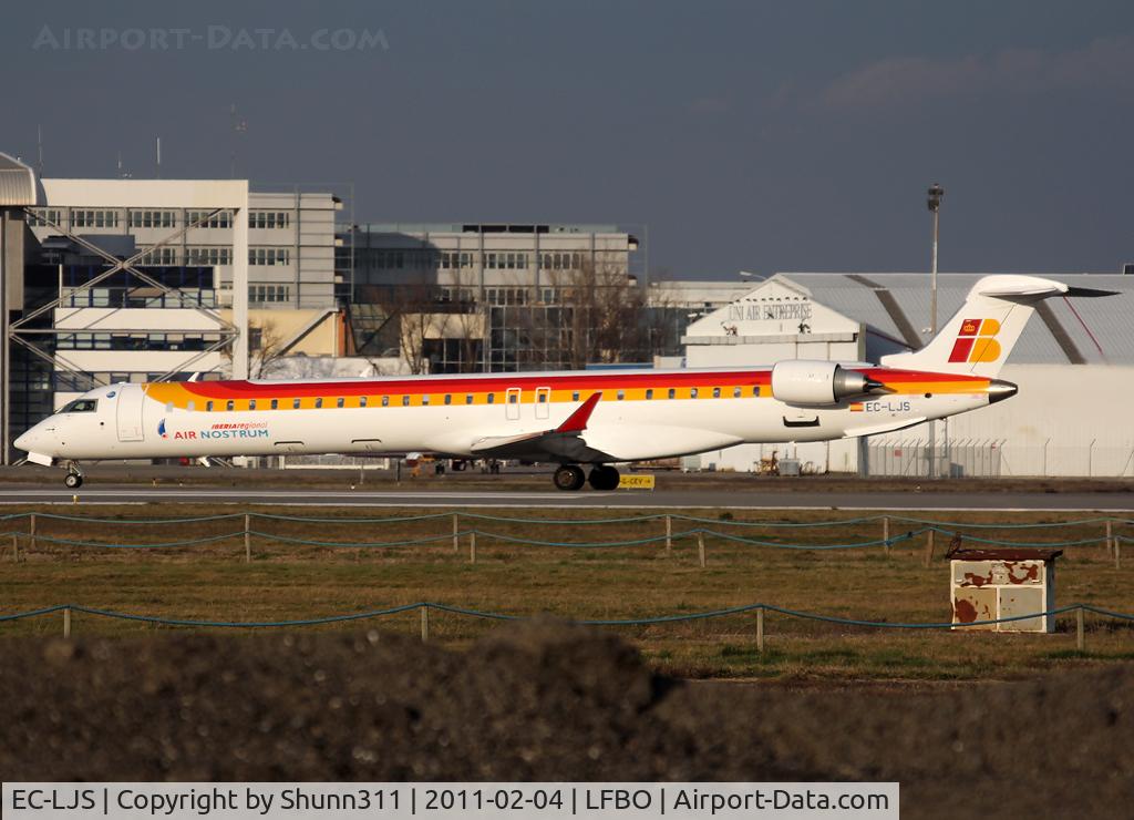EC-LJS, 2010 Bombardier CRJ-1000ER NG (CL-600-2E25) C/N 19003, Ready for take off rwy 32R