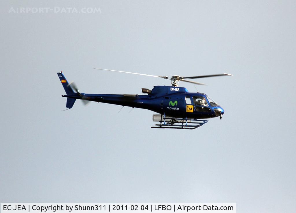 EC-JEA, Aerospatiale AS-350B-3 Ecureuil C/N 3819, Passing above the Airport...