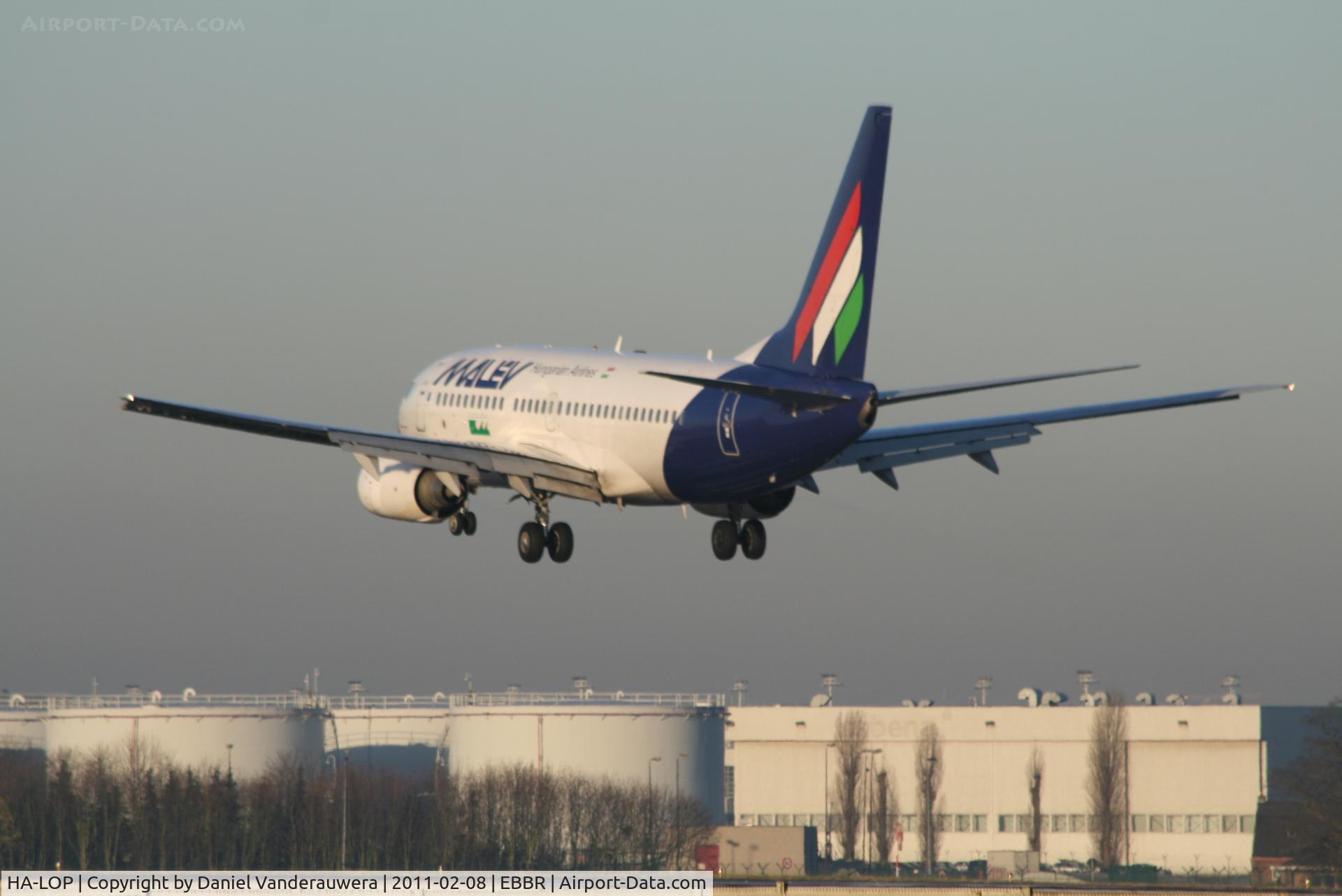 HA-LOP, 2004 Boeing 737-7Q8 C/N 29354, Flight MA600 is descending to RWY 25L