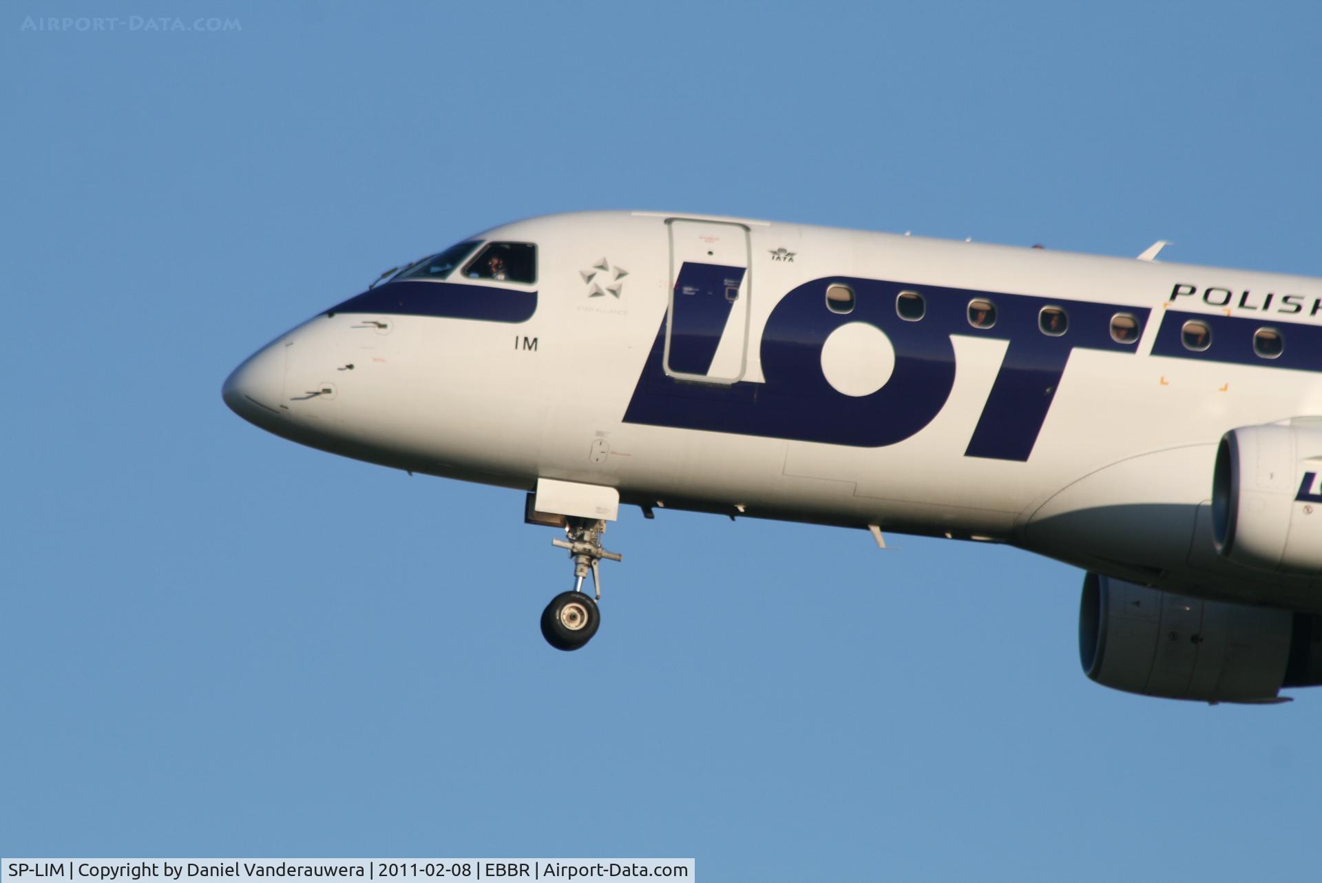 SP-LIM, 2010 Embraer 175LR (ERJ-170-200LR) C/N 17000311, Arrival of flight LO235  to RWY 25L