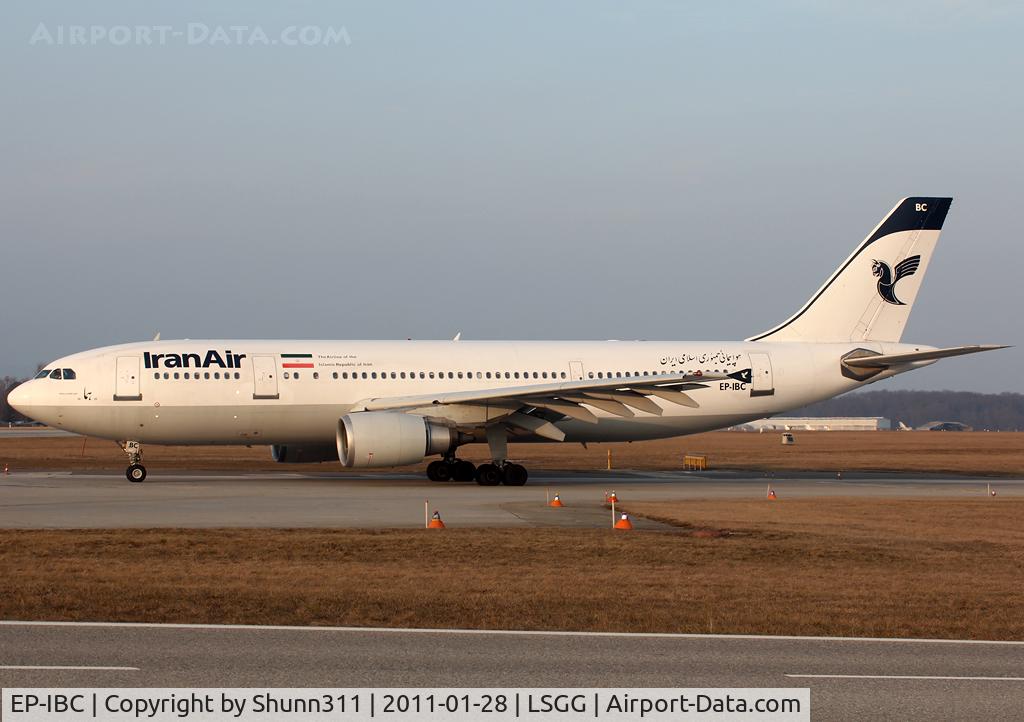 EP-IBC, 1992 Airbus A300B4-605R C/N 632, Lining up rwy 05 for departure to THR...