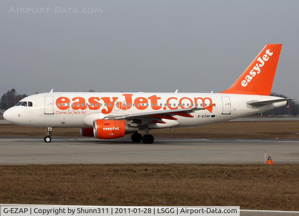 G-EZAP, 2006 Airbus A319-111 C/N 2777, Lining up rwy 05 for departure...