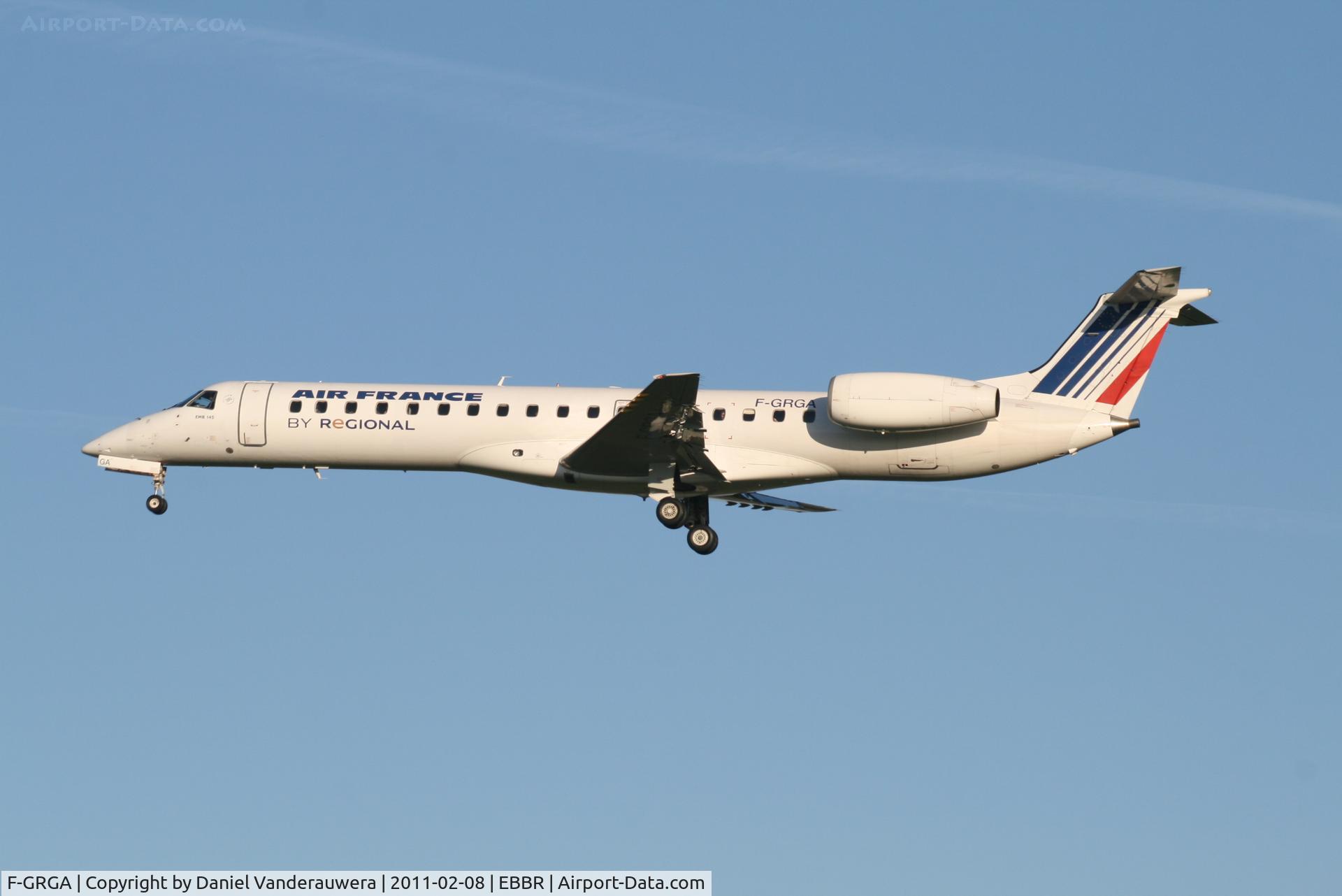 F-GRGA, 1997 Embraer EMB-145EU (ERJ-145EU) C/N 145008, Arrival of flight AF5402 to RWY 25L