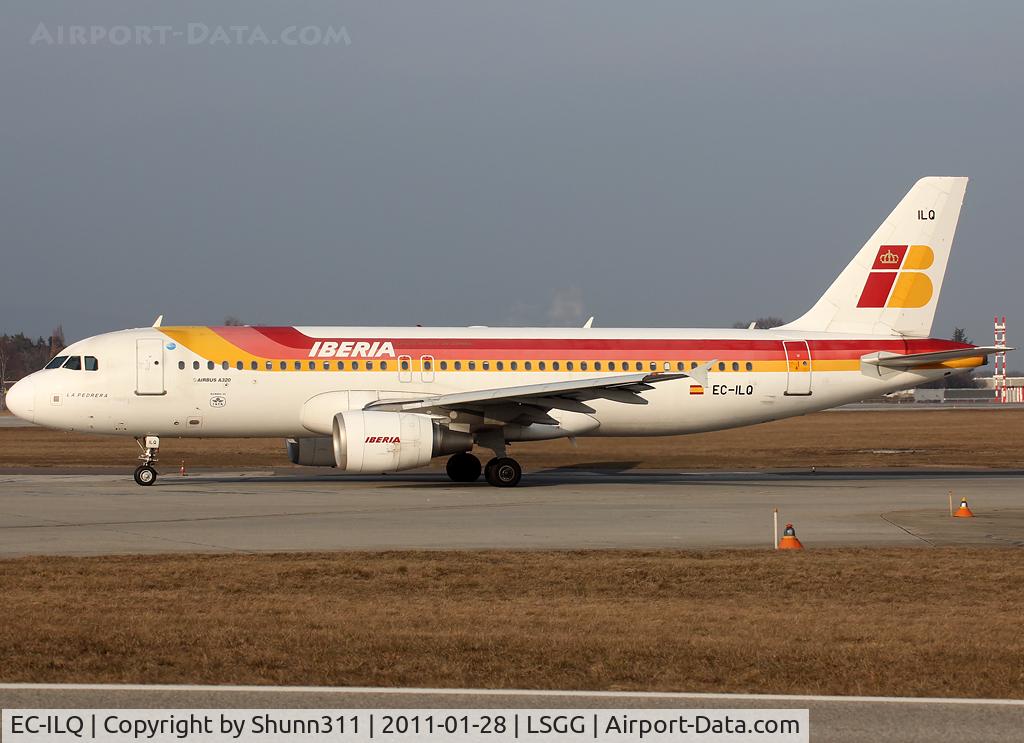 EC-ILQ, 2002 Airbus A320-214 C/N 1736, Lining up rwy 05 for departure...