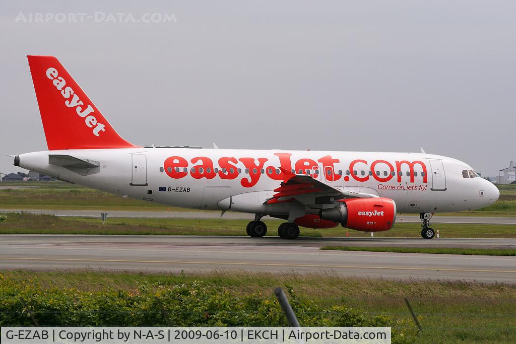 G-EZAB, 2006 Airbus A319-111 C/N 2681, Heading for departure