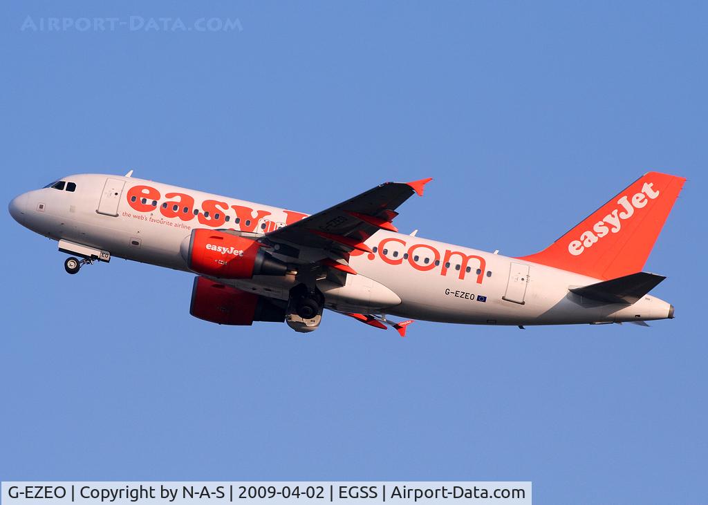 G-EZEO, 2004 Airbus A319-111 C/N 2249, Departing