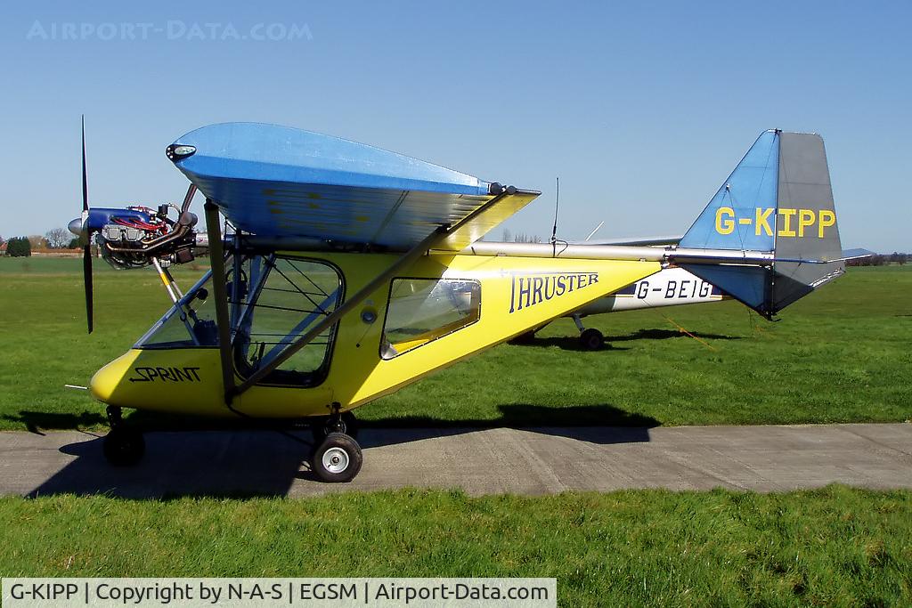 G-KIPP, 2003 Thruster T600N 450 C/N 1031-T600N-094, Parked