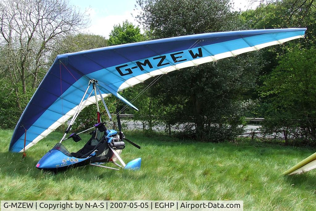 G-MZEW, 1997 Mainair Blade C/N 1105-0197-7-W908, Micro trade fair