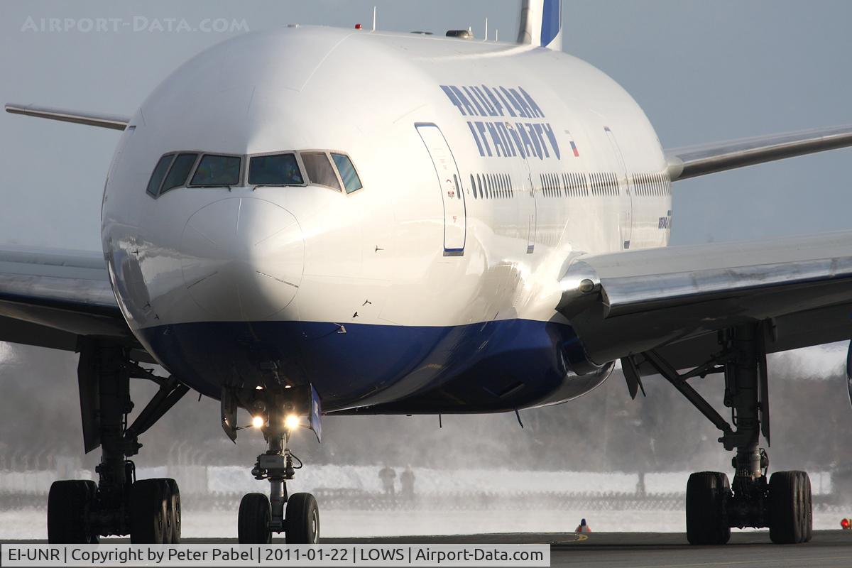 EI-UNR, 1999 Boeing 777-212/ER C/N 28523, SZG Winter