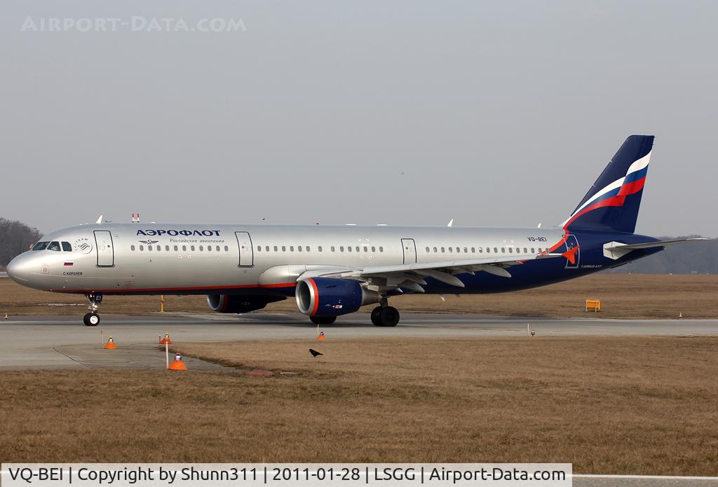 VQ-BEI, 2009 Airbus A321-211 C/N 4148, Lining up rwy 05 for departure...