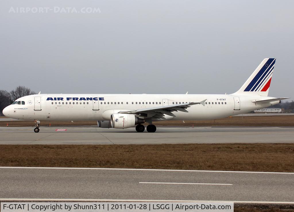 F-GTAT, 2008 Airbus A321-211 C/N 3441, Lining up rwy 05 for departure...