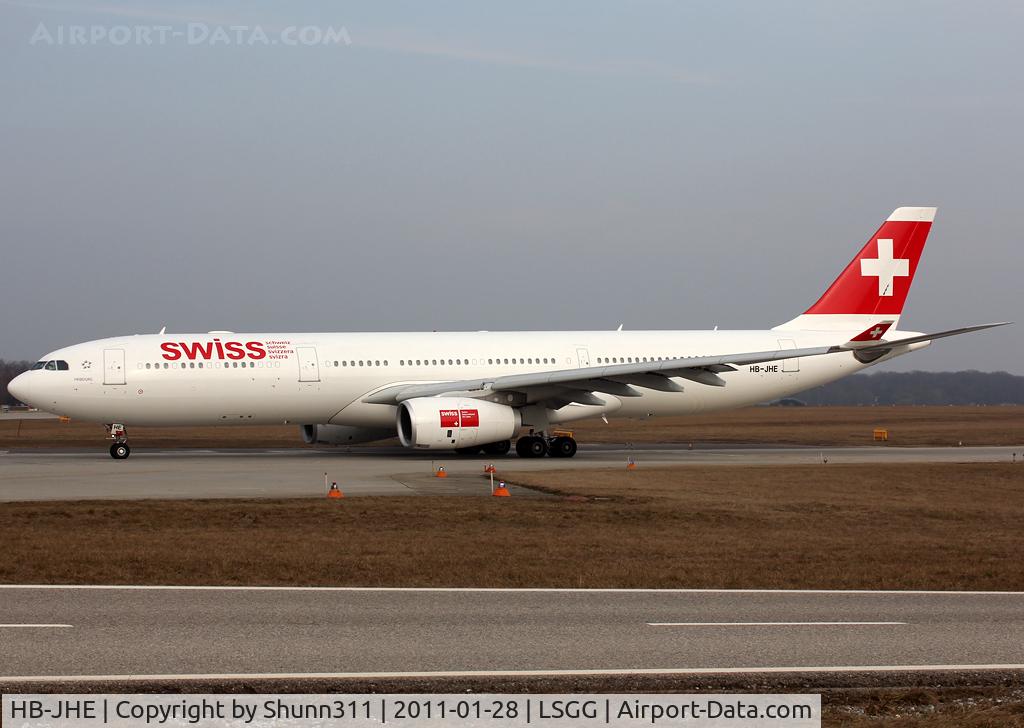 HB-JHE, 2009 Airbus A330-343 C/N 1084, Lining up rwy 05 for departure...