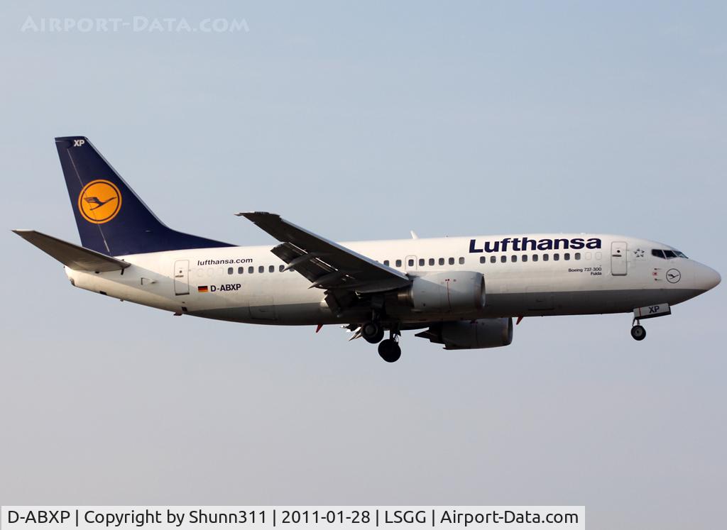 D-ABXP, 1988 Boeing 737-330 C/N 23874, Landing rwy 05