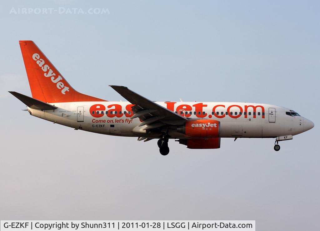 G-EZKF, 2004 Boeing 737-73V C/N 32427, Landing rwy 05