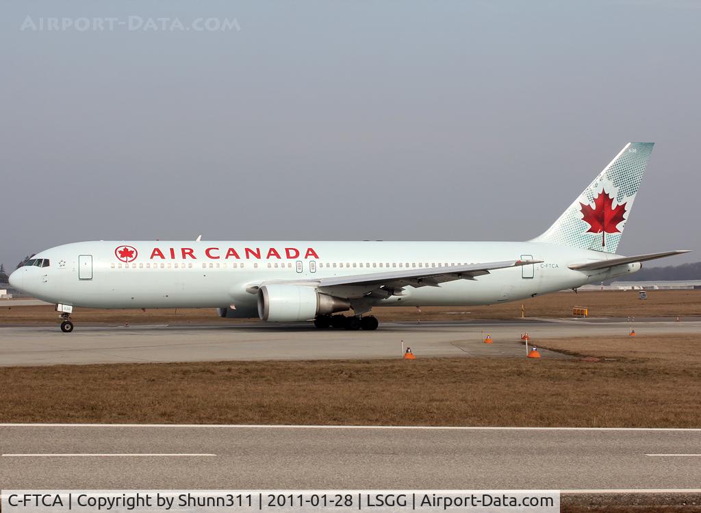 C-FTCA, 1989 Boeing 767-375/ER C/N 24307, Lining up rwy 05 for departure...