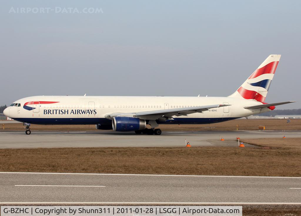 G-BZHC, 1998 Boeing 767-336 C/N 29232, Lining up rwy 05 for departure...