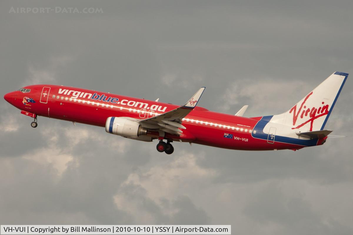 VH-VUI, 2006 Boeing 737-8FE C/N 34441, away from 16R