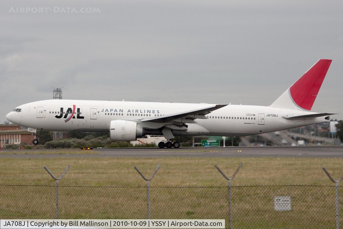 JA708J, 2004 Boeing 777-246/ER C/N 32895, rotaing from 16R