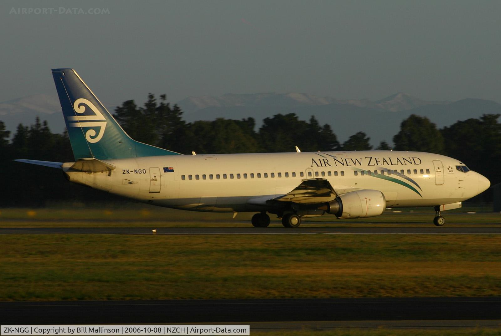 ZK-NGG, 1999 Boeing 737-319 C/N 25606, away from 02