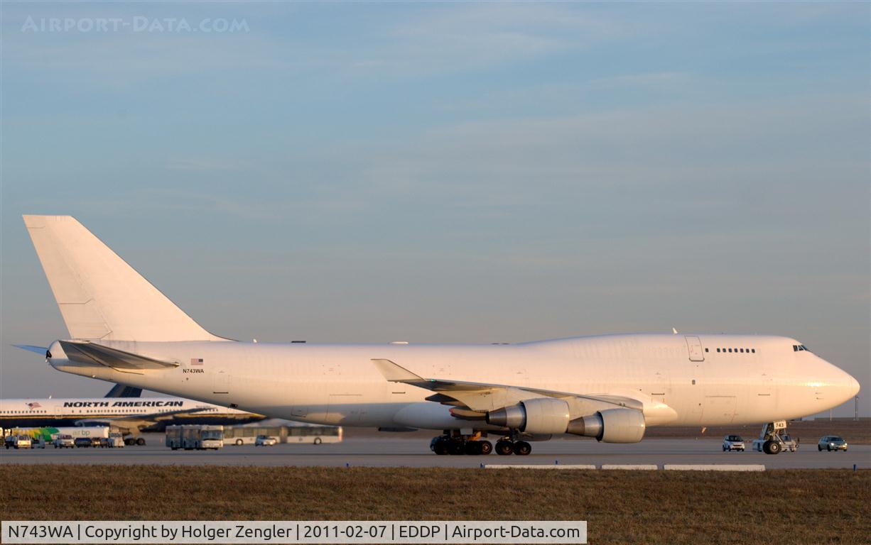 N743WA, 1996 Boeing 747-412 C/N 26562, White, colour of the year.