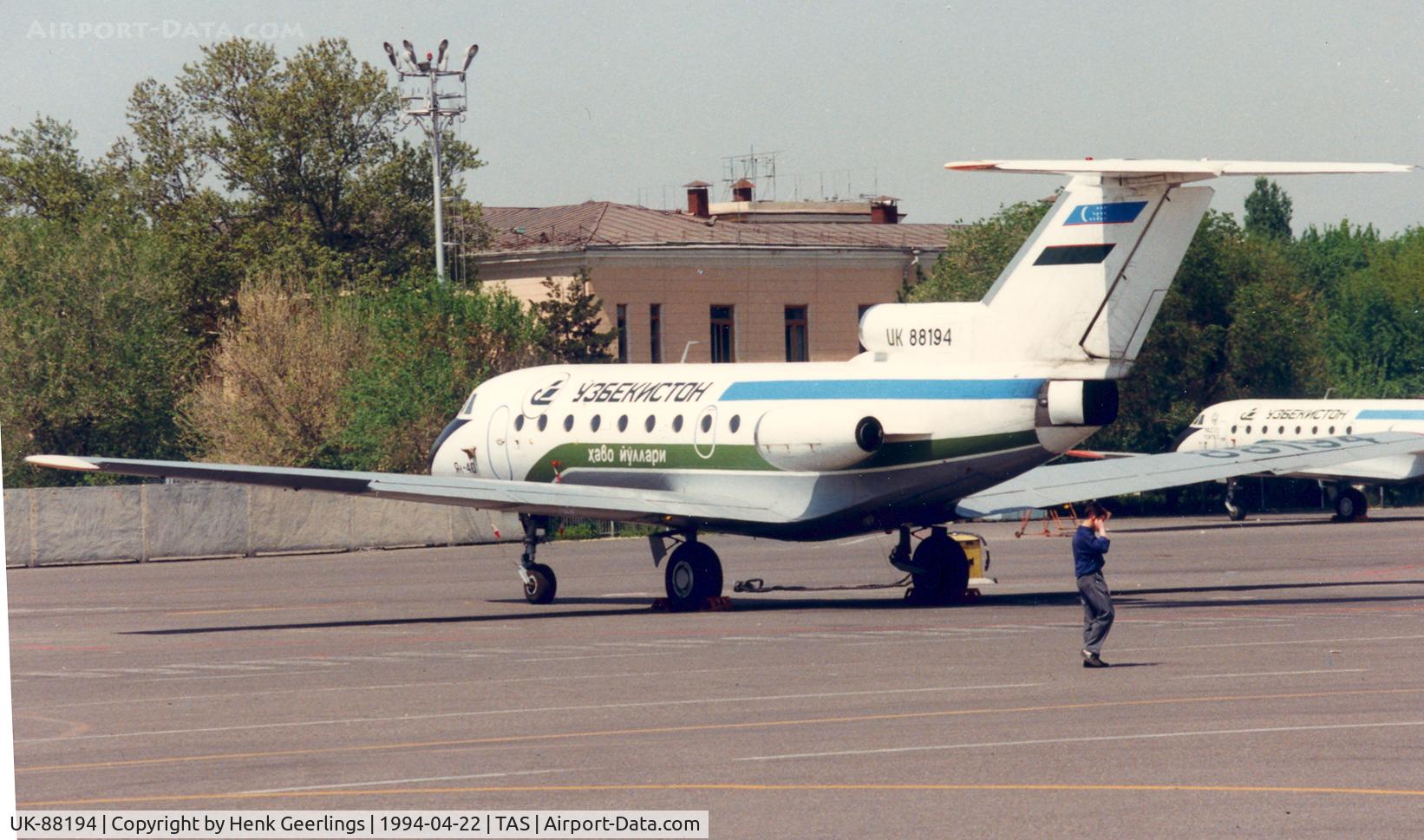 UK-88194, Yakovlev Yak-40 C/N 9621448, Uzbekistan Airlines