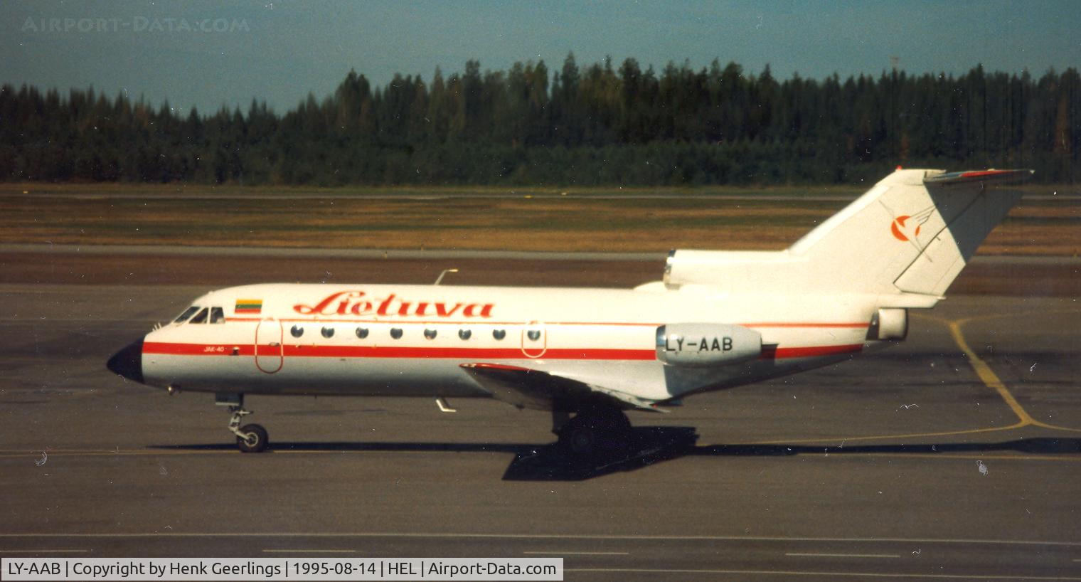 LY-AAB, 1975 Yakovlev Yak-40 C/N 40-09, Lietuva