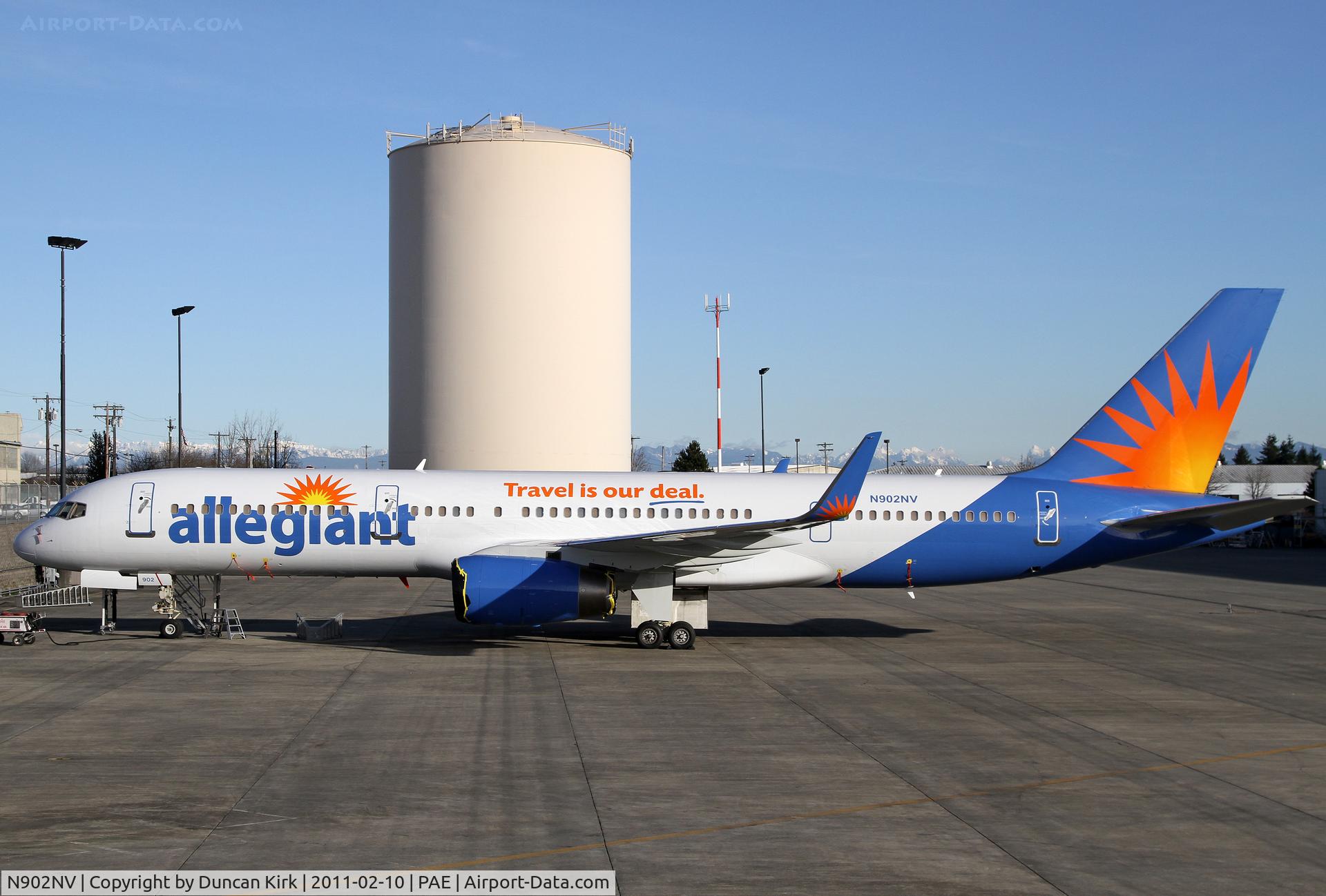 N902NV, 1992 Boeing 757-204 C/N 26964, Allegiant aircraft awaiting delivery to the airline