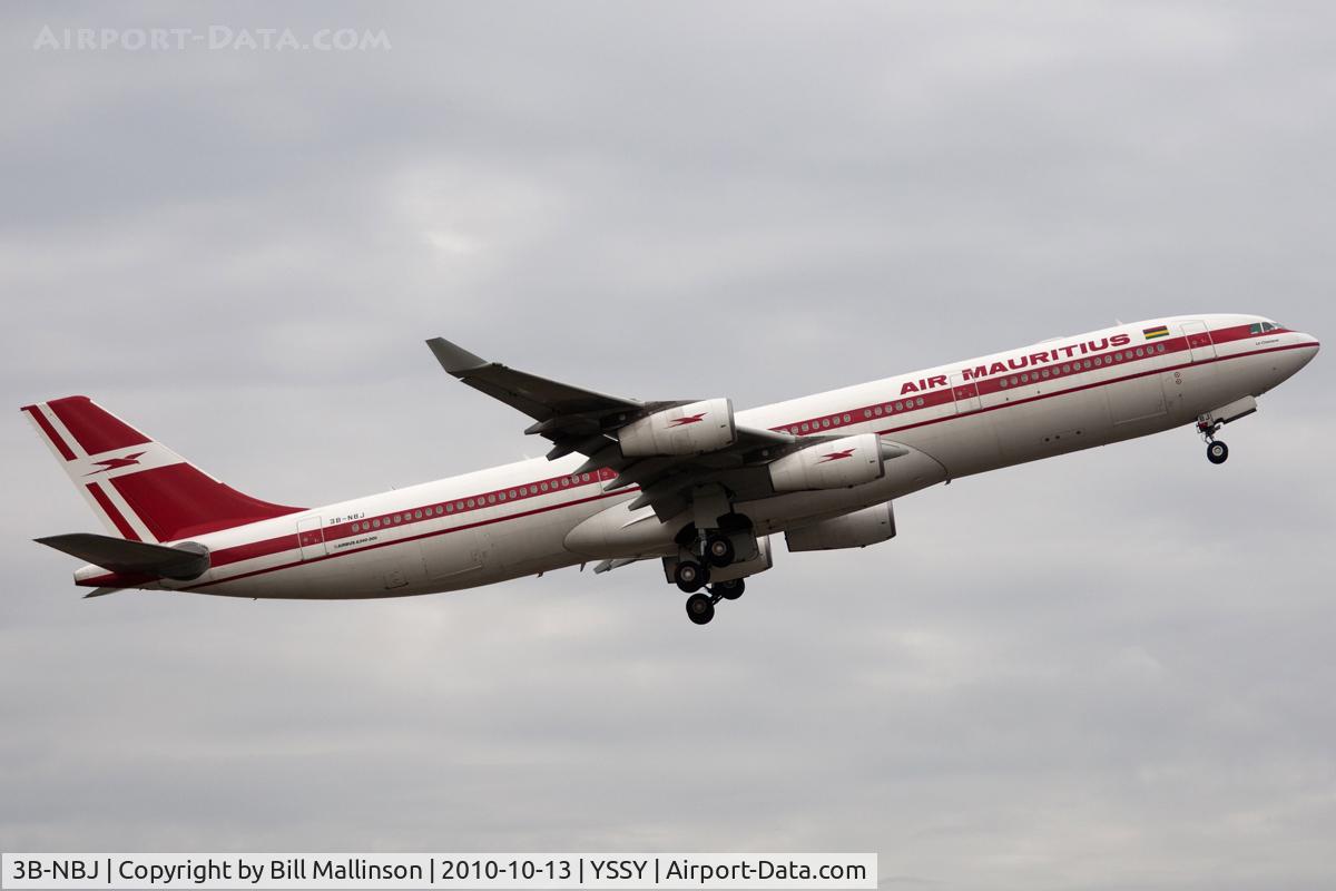 3B-NBJ, 2006 Airbus A340-313E C/N 800, away fro 16L...back to Mauritius