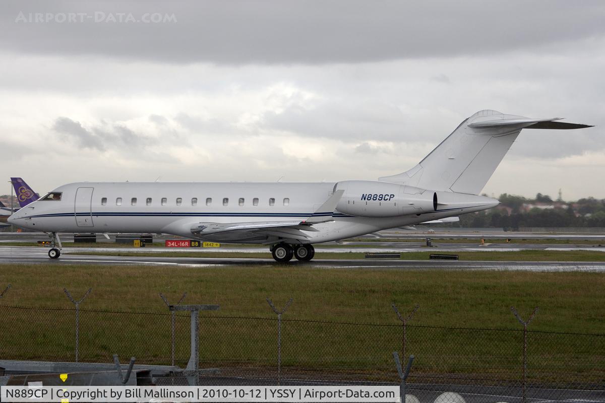 N889CP, 2001 Bombardier BD-700-1A10 Global Express C/N 9104, taxi to 16R