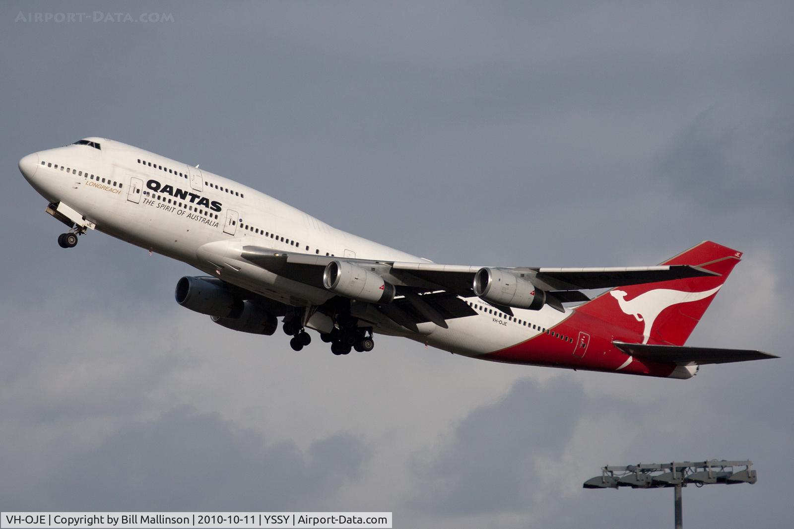 VH-OJE, 1989 Boeing 747-438 C/N 24482, away from 34L