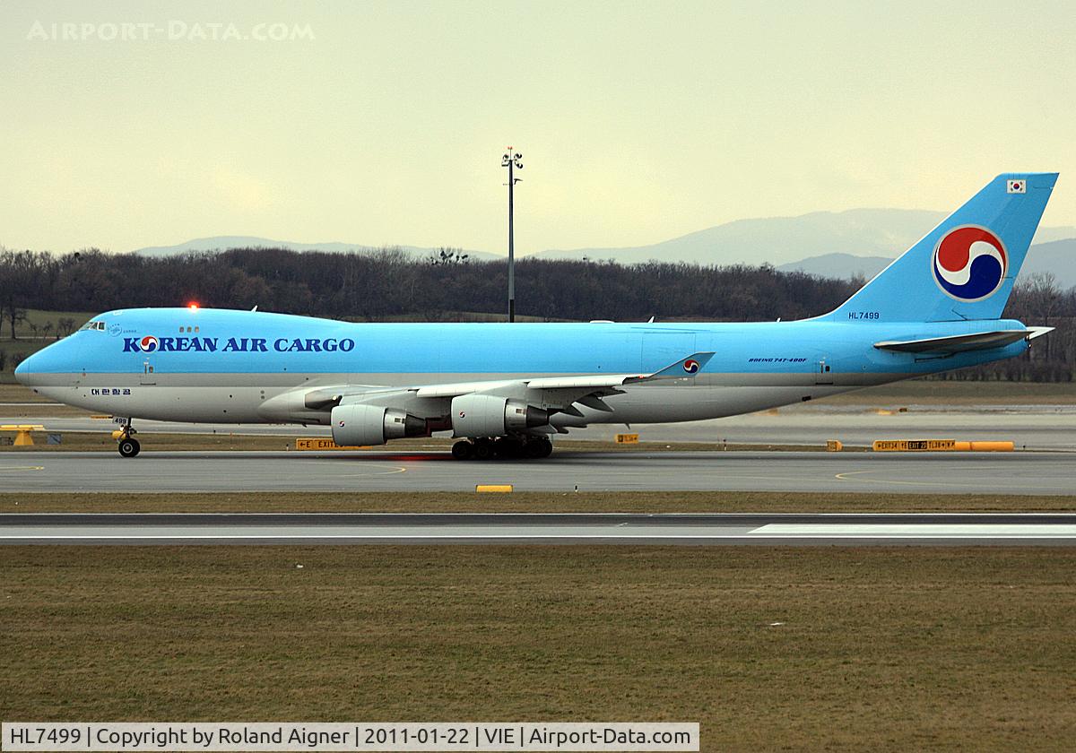 HL7499, 2004 Boeing 747-4B5F/SCD C/N 33517, .