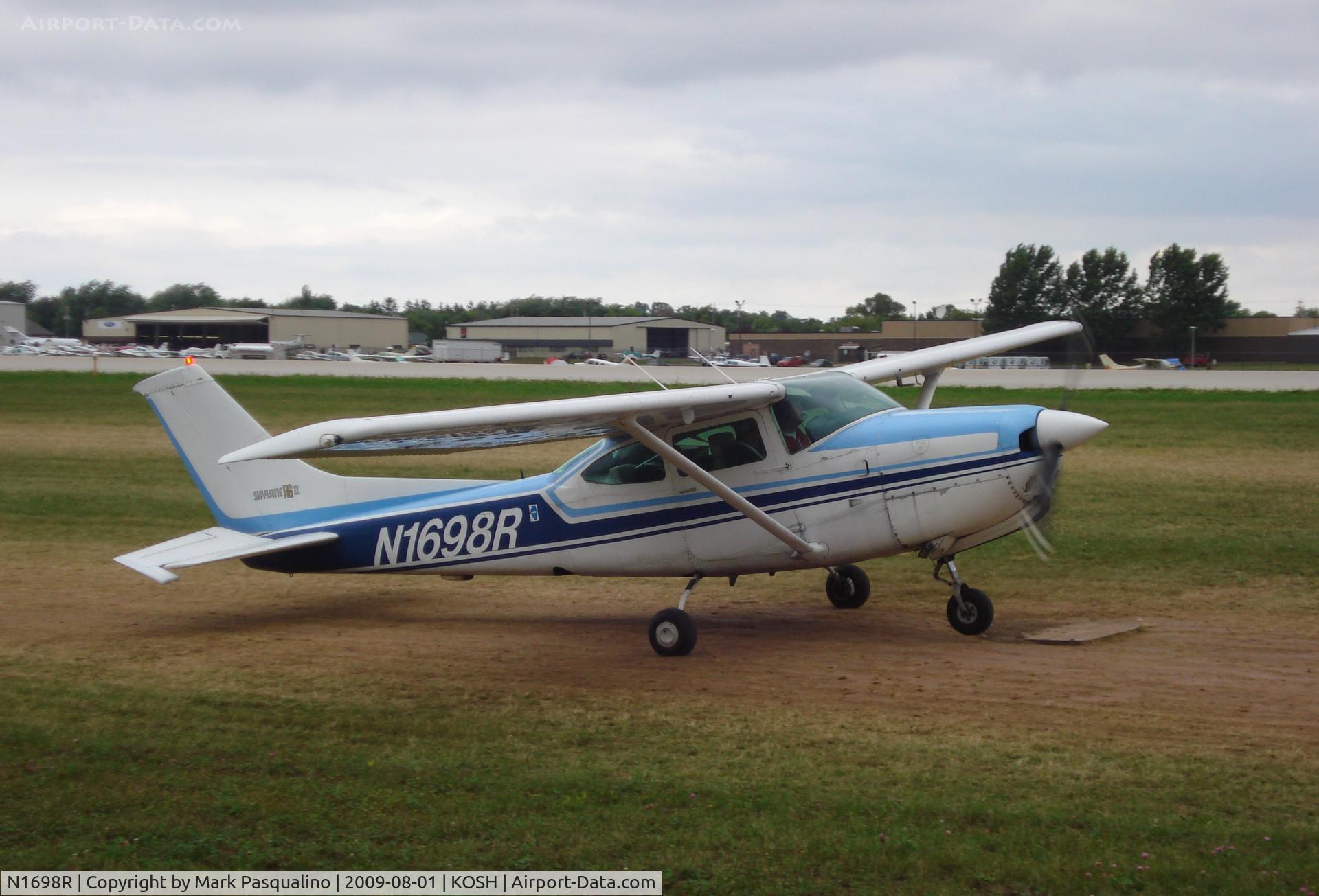 N1698R, 1978 Cessna R182 Skylane RG C/N R18200521, Cessna R182