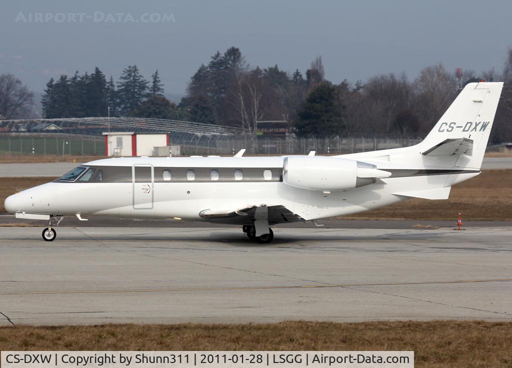 CS-DXW, 2008 Cessna 560 Citation Excel XLS C/N 560-5787, Lining up rwy 05 for departure...