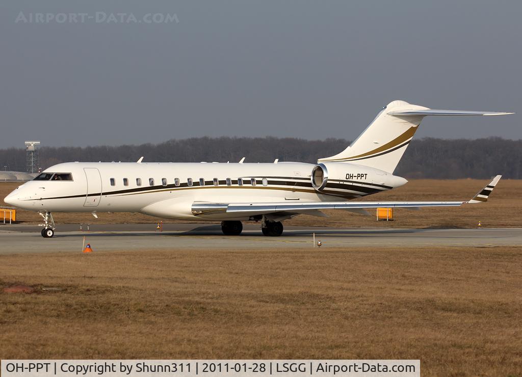 OH-PPT, 2008 Bombardier BD-700-1A10 Global Express XRS C/N 9291, Lining up rwy 05 for departure...