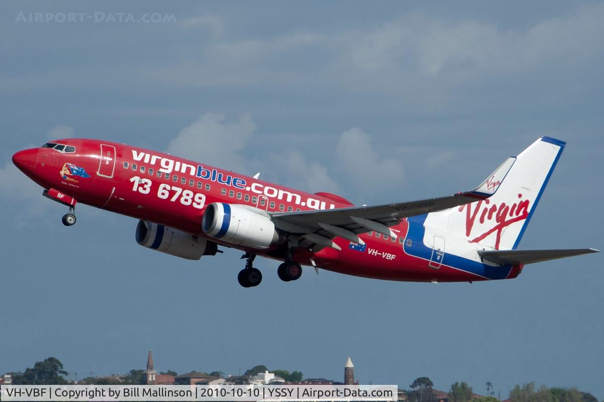 VH-VBF, 2001 Boeing 737-7Q8 C/N 30630, away from 34R