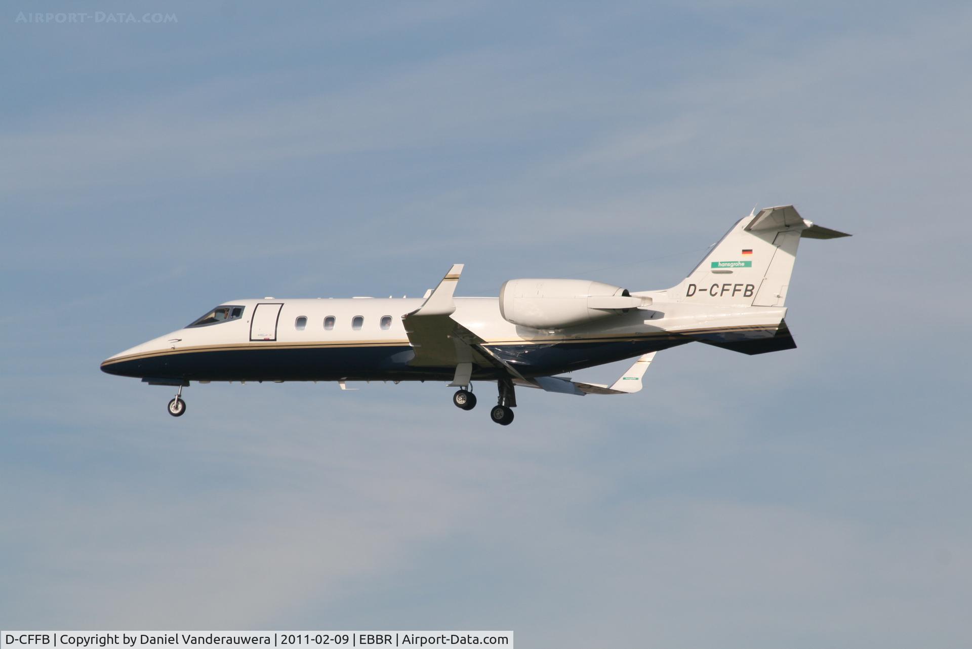 D-CFFB, 1997 Learjet 60 C/N 60-107, Descending to RWY 25L