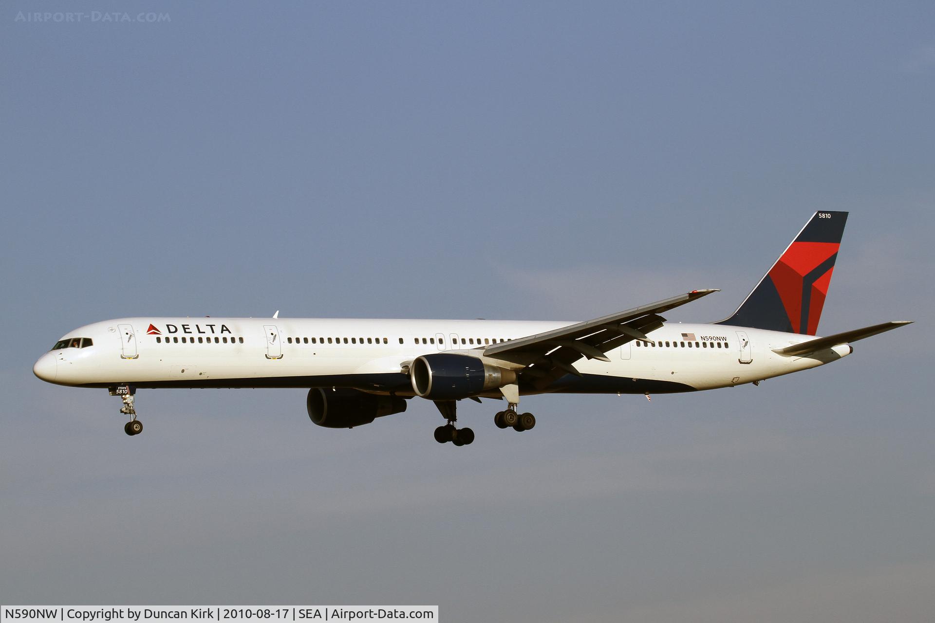 N590NW, 2003 Boeing 757-351 C/N 32990, Former NW aircraft