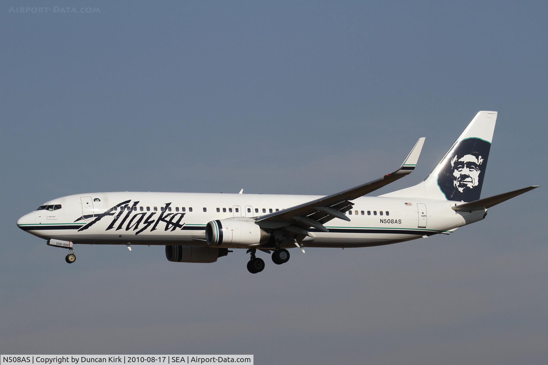 N508AS, 2008 Boeing 737-890 C/N 35691, Landing on 34L