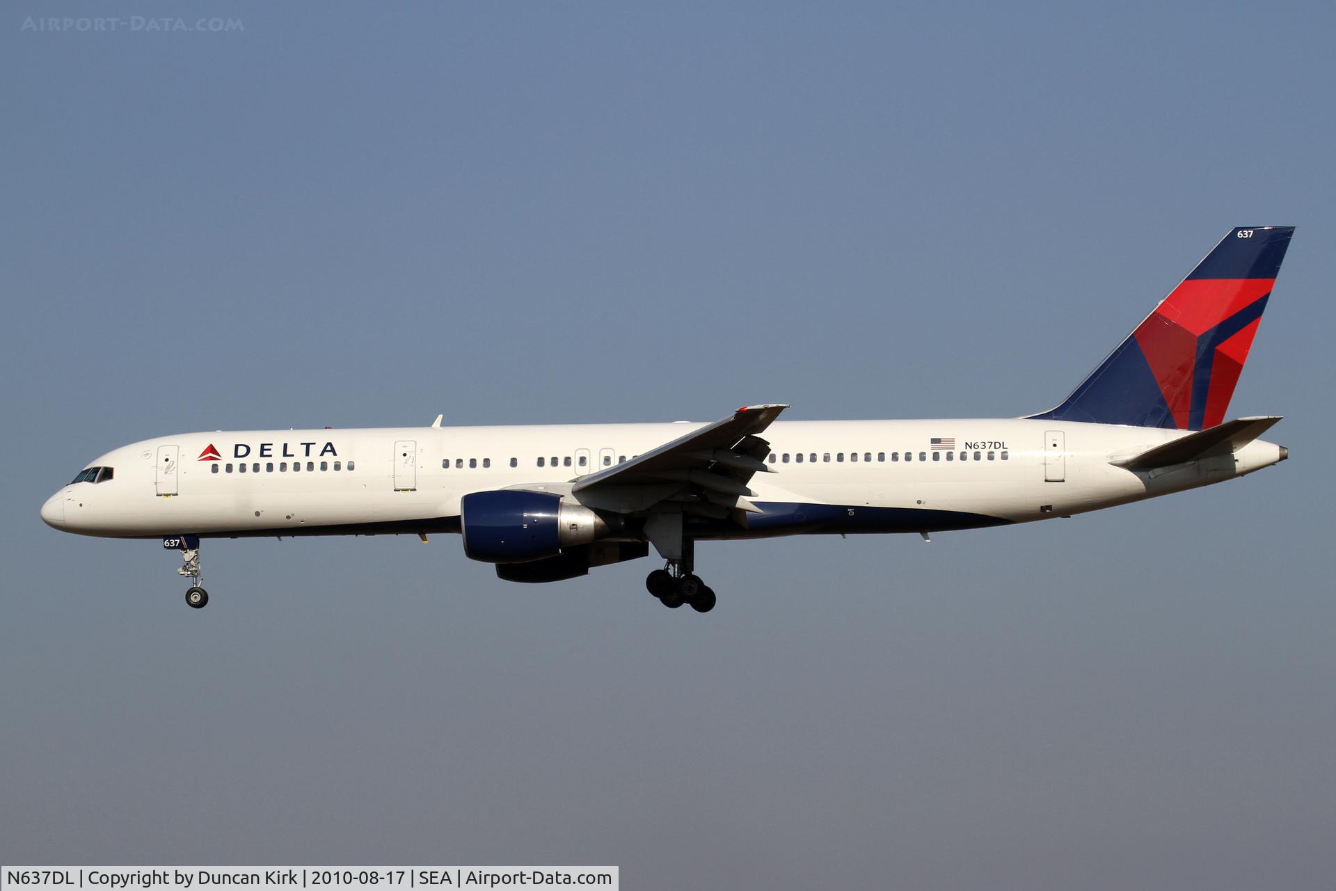 N637DL, 1988 Boeing 757-232 C/N 23760, Landing on 34L