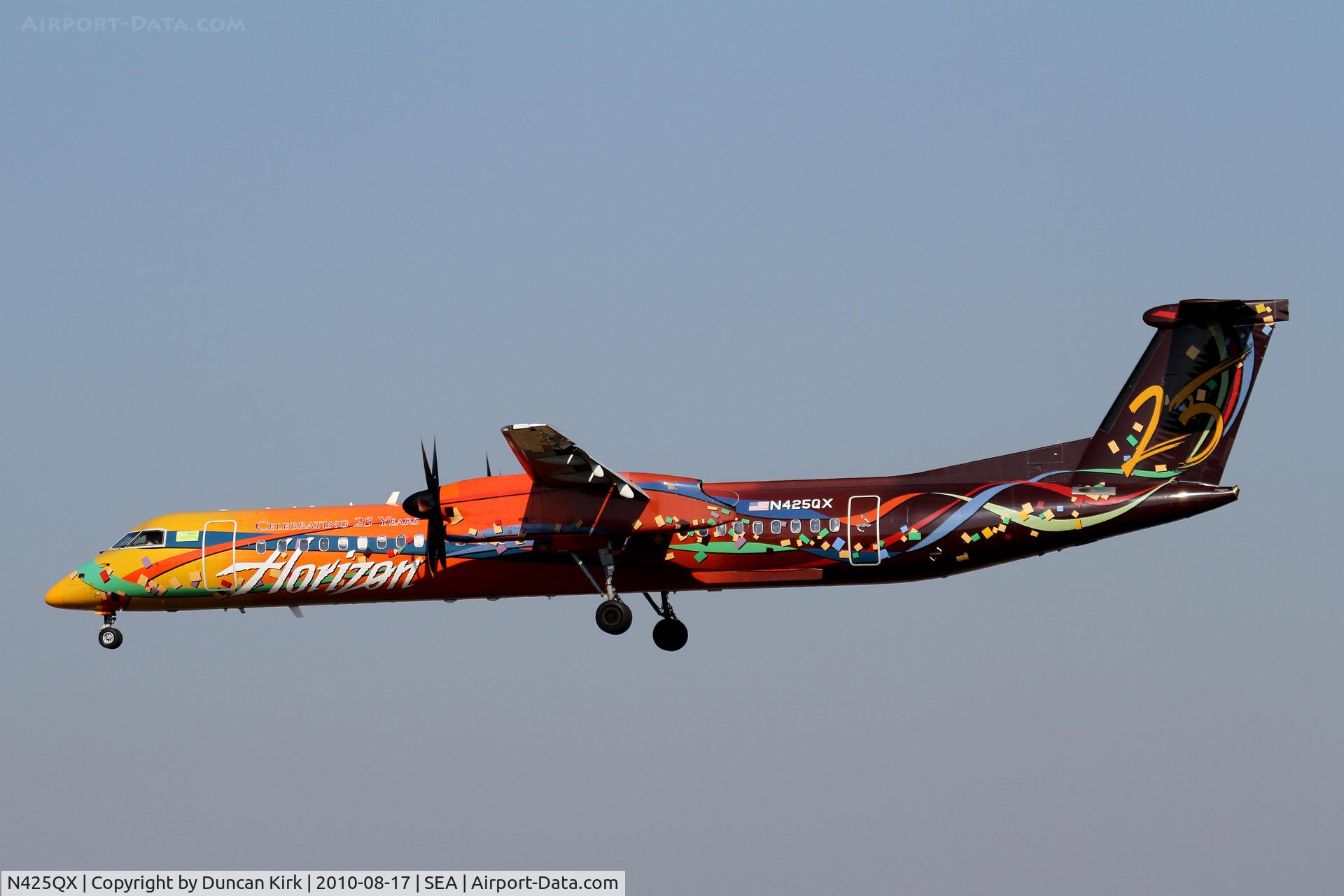 N425QX, 2001 De Havilland Canada DHC-8-402 Dash 8 C/N 4039, Gorgeous paint job!