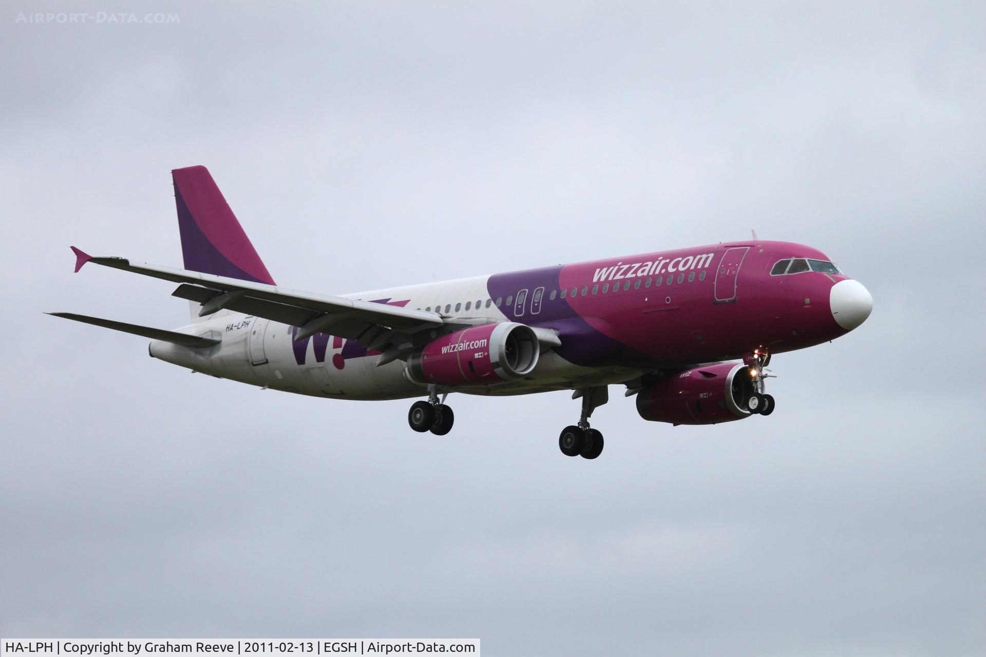 HA-LPH, 2006 Airbus A320-232 C/N 2688, About to land at Norwich for re-spray.